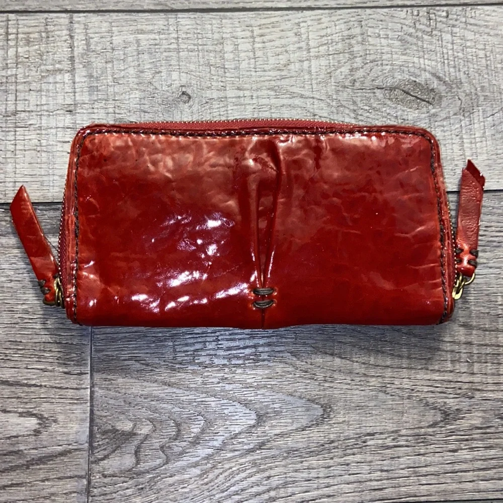 49 Square Miles Deep Red Clingy Zip Around Wallet - Picture 2 of 4